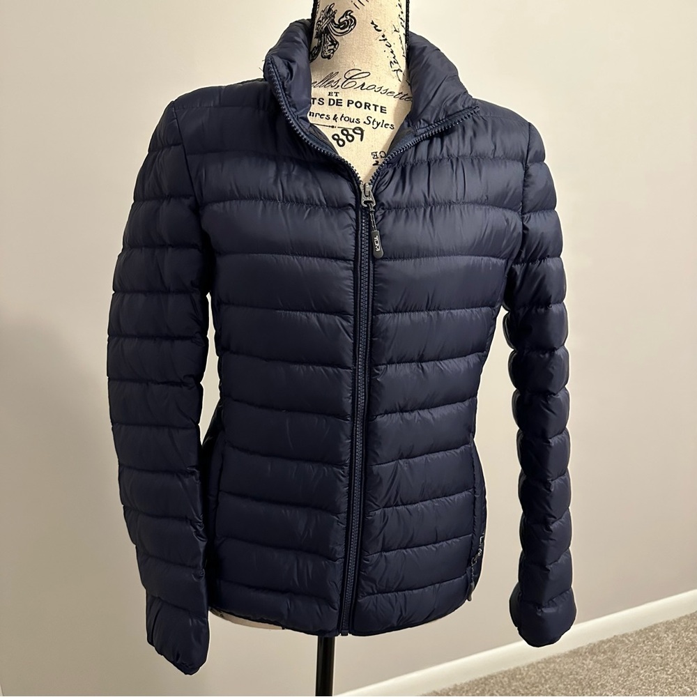 NWOT Tumi TUMIPAX Dark Navy Blue Packable Puffer Jacket Size S